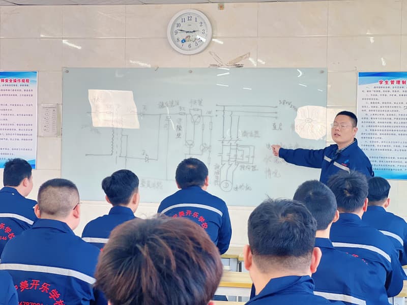 济宁美开乐职业培训学校为中考学子加油助威
