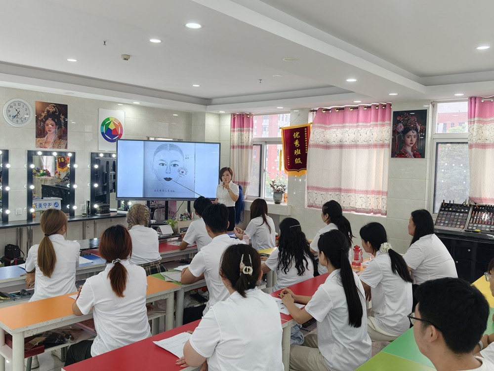 告别分数焦虑 济宁美开乐职业培训学校 锤炼实用技能,为青年铺就就业创业新征程